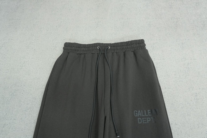 G - SWEATPANTS