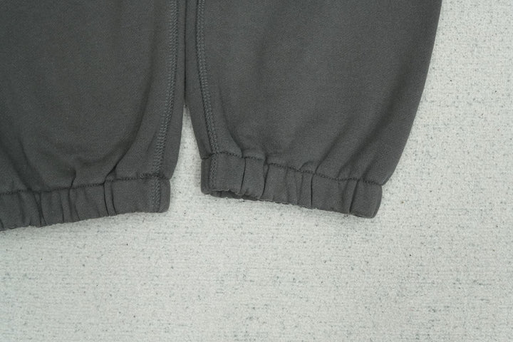 S - SWEATPANTS
