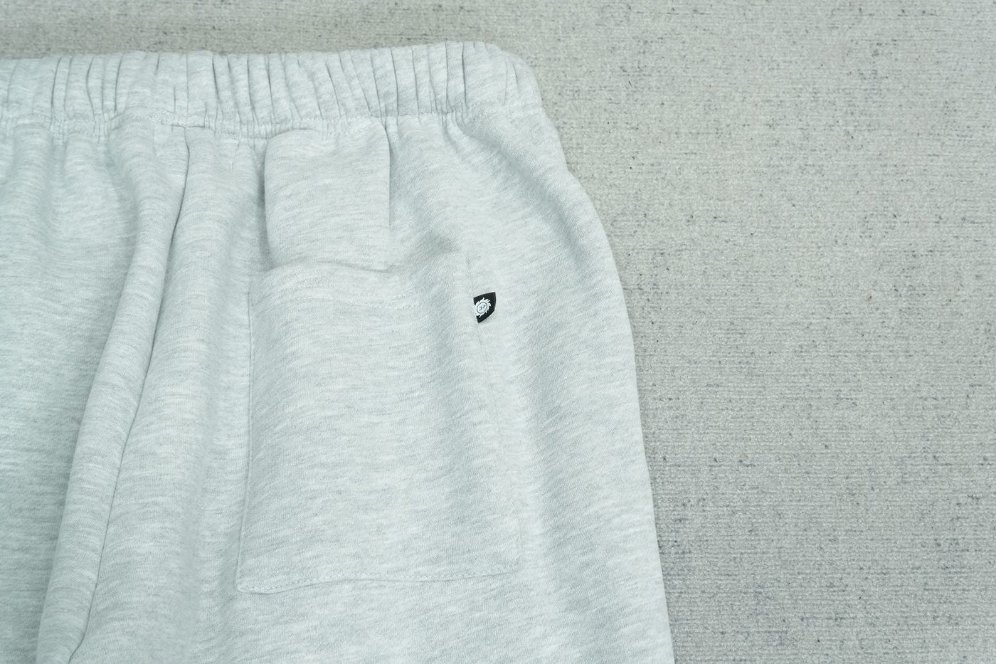 B - SWEATPANTS