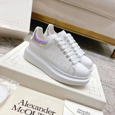 A - SNEAKERS