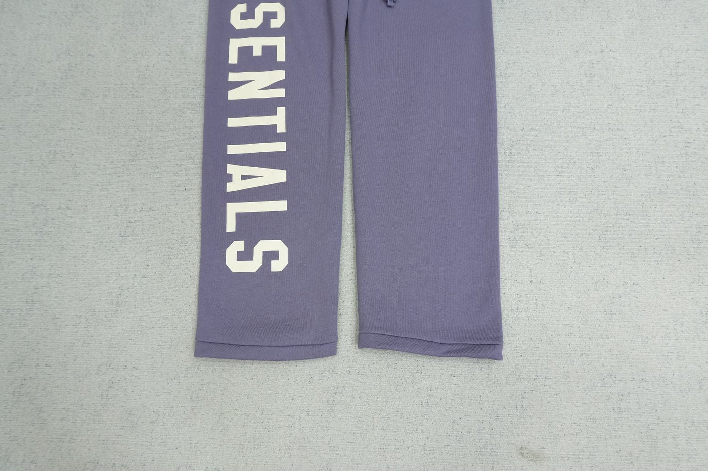 F - SWEATPANTS