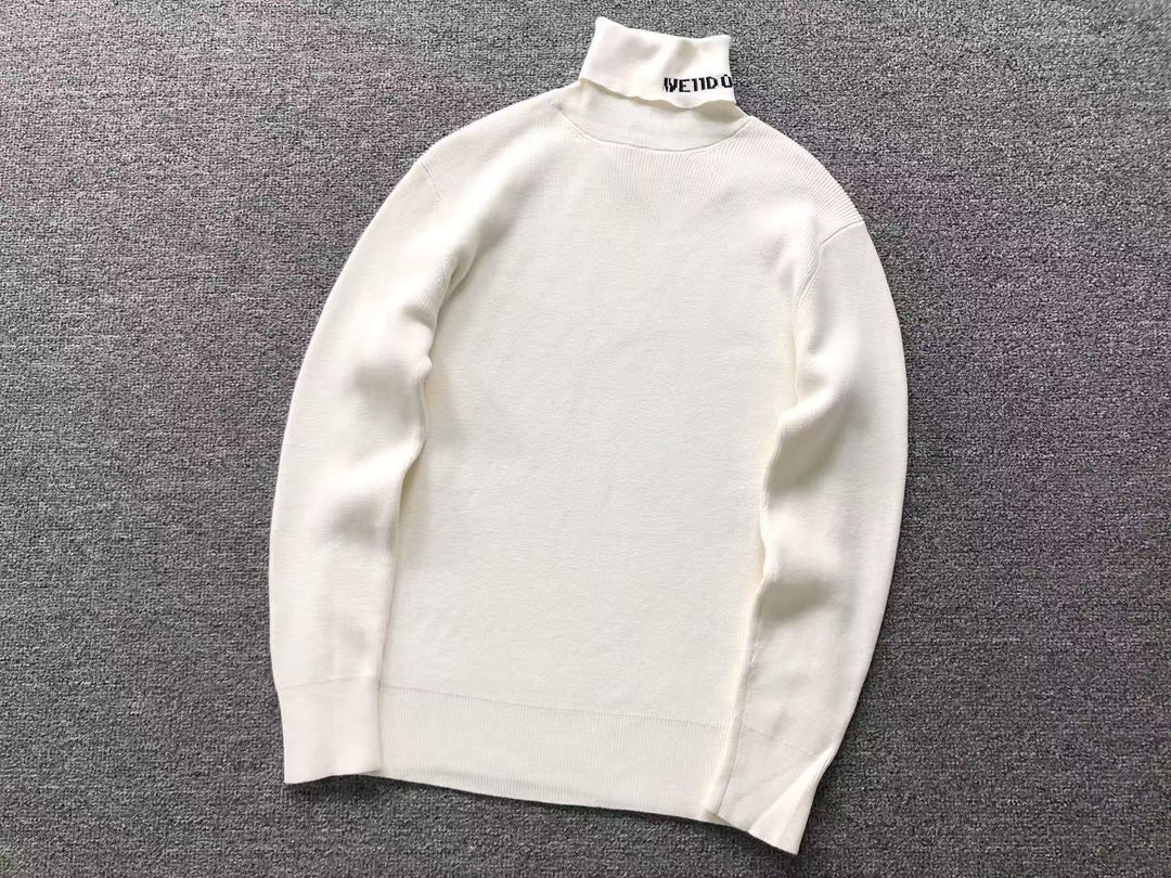 W - SWEATER