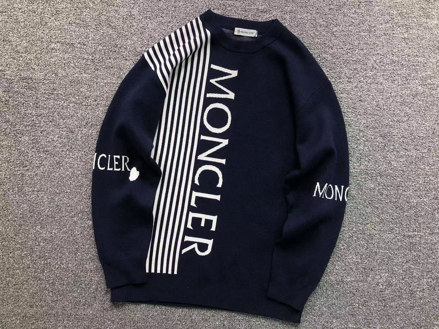 M - SWEATER