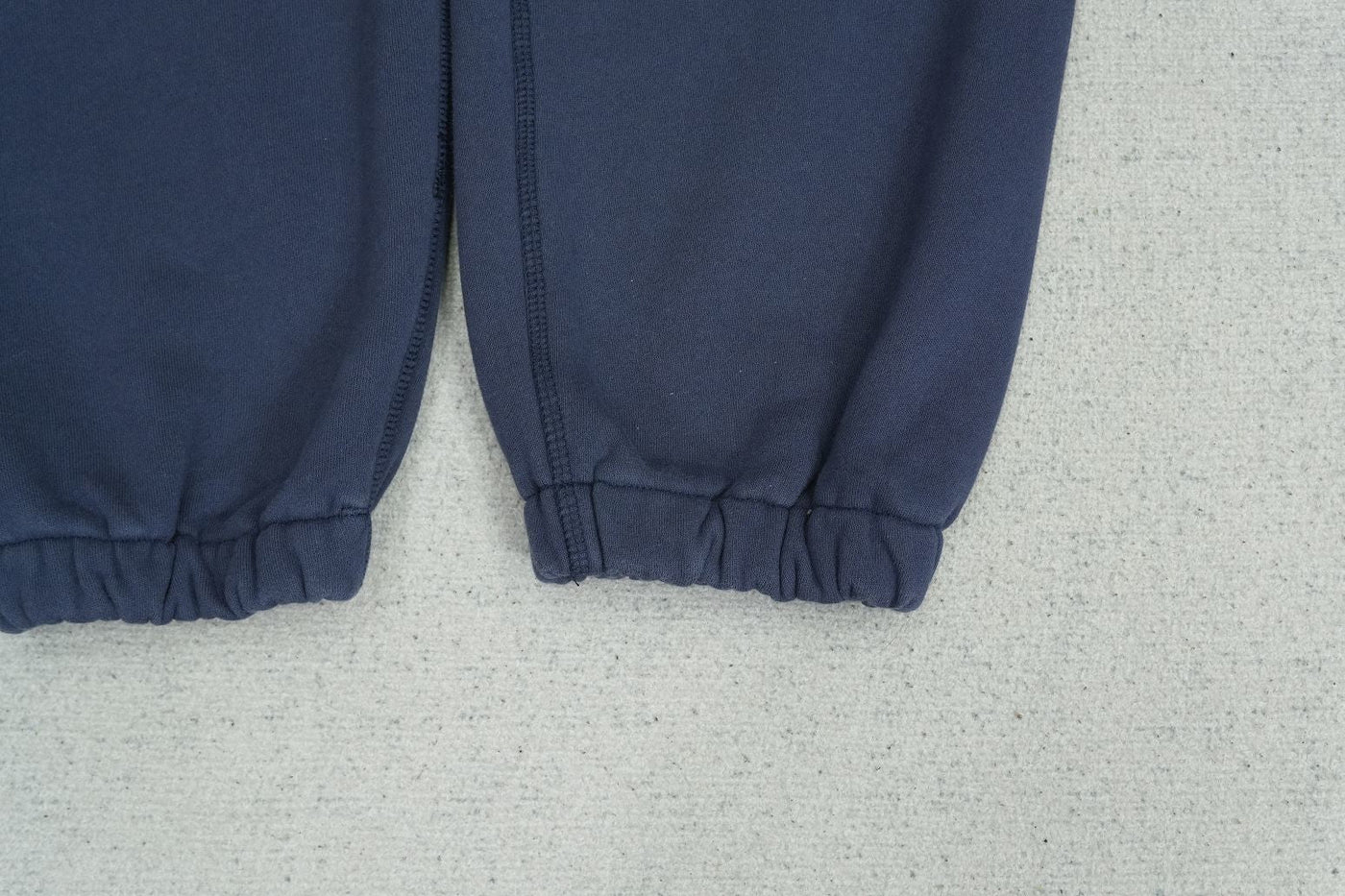 S - SWEATPANTS