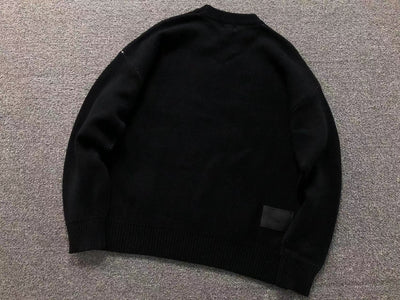 W - SWEATER