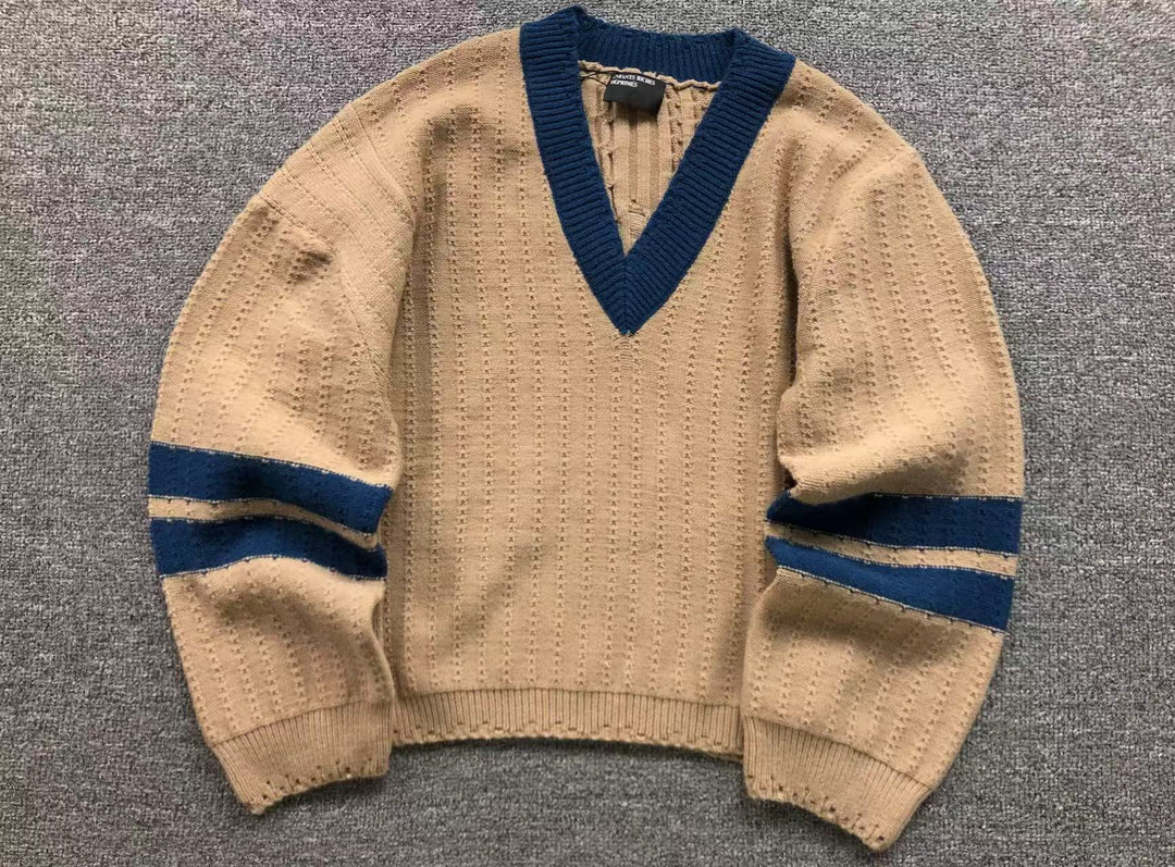 E - SWEATER