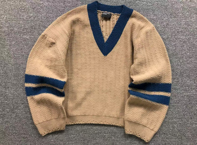 E - SWEATER