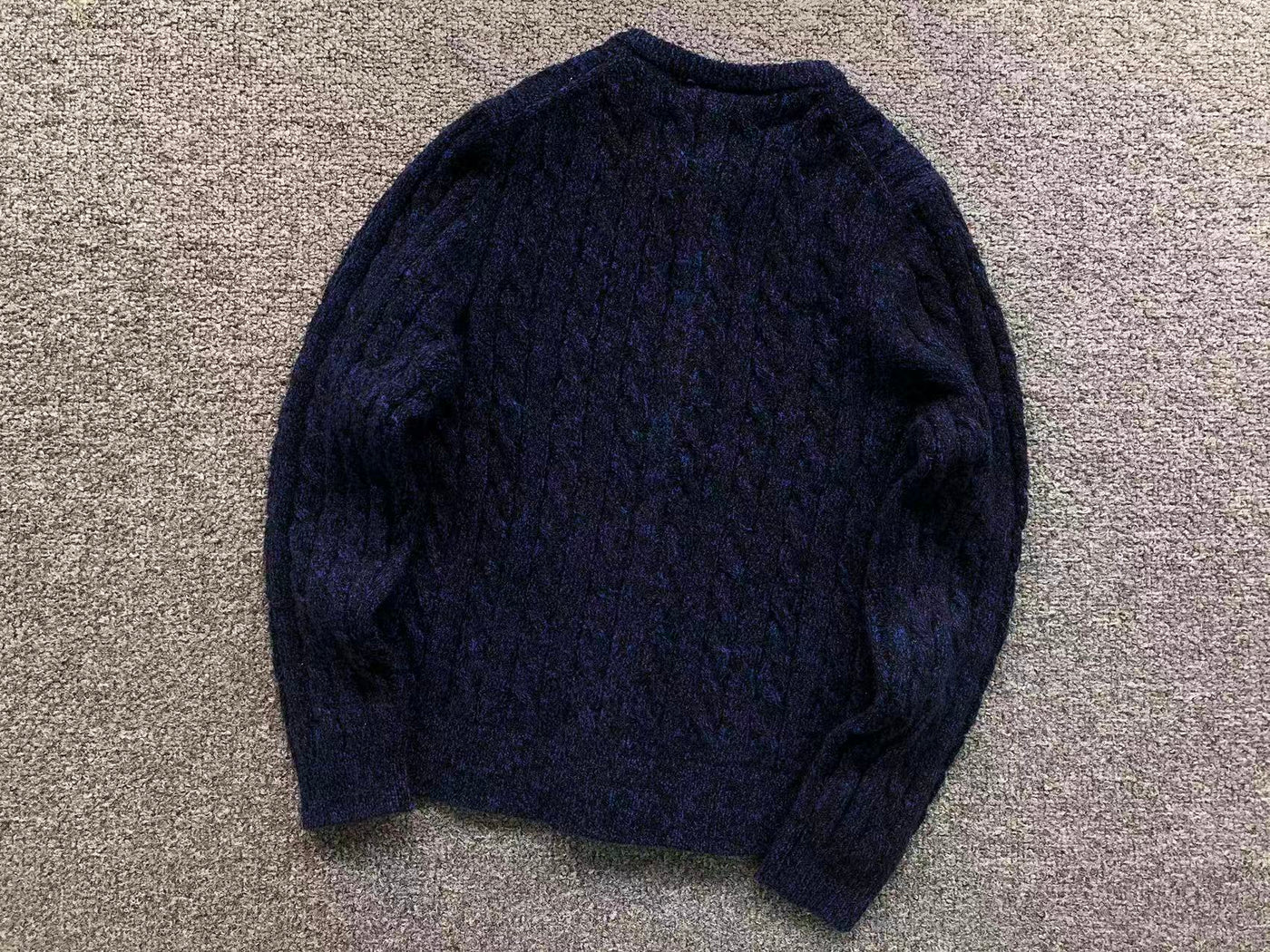L - SWEATER