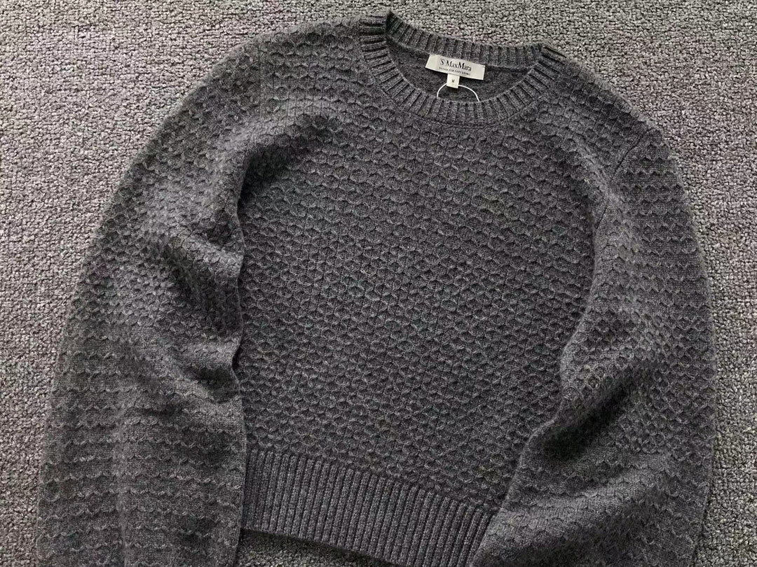 M - SWEATER