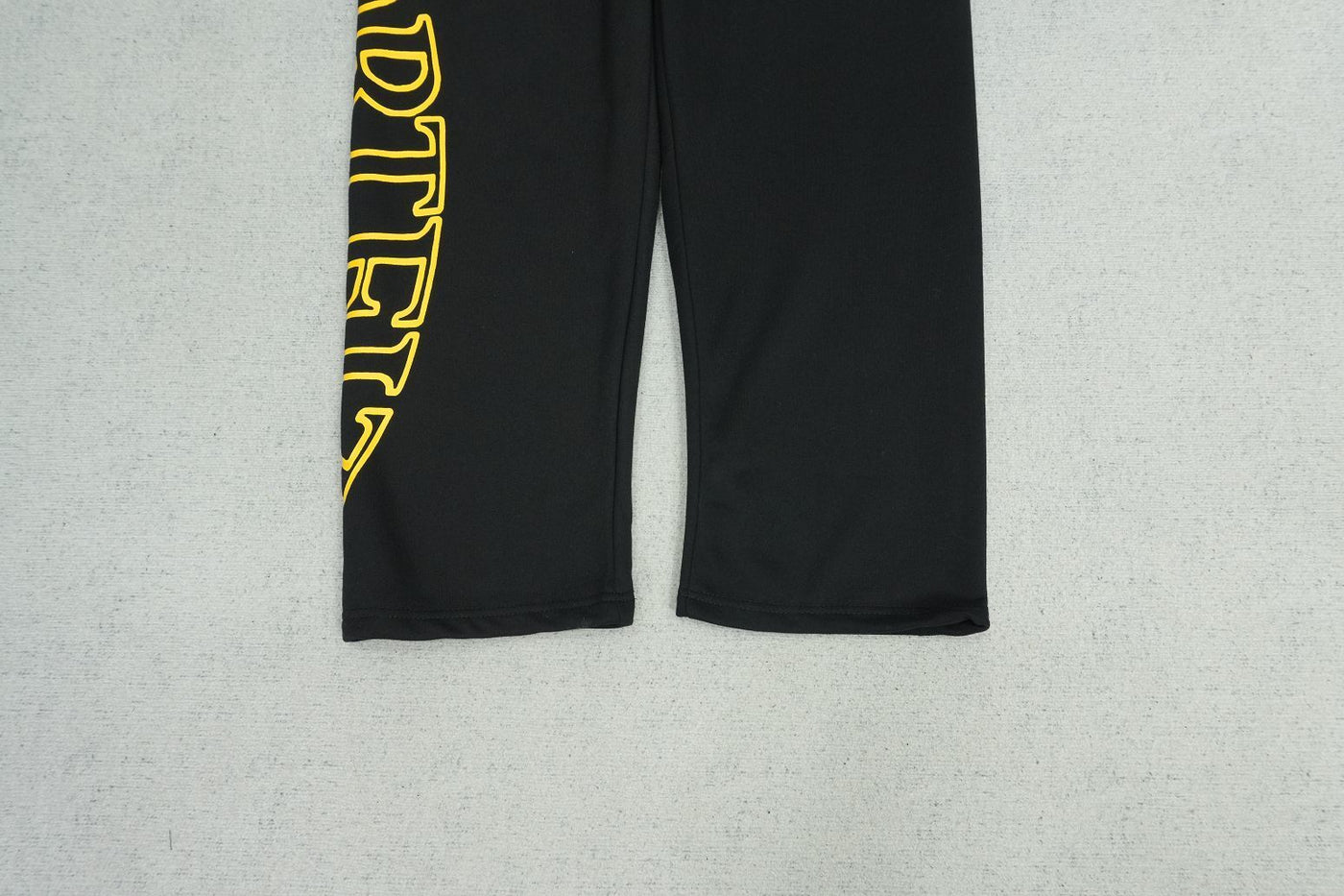 C - SWEATPANTS