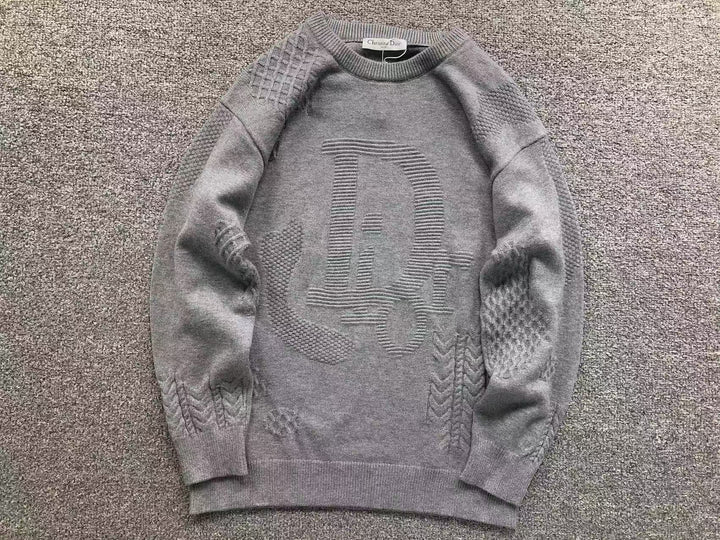 D - SWEATER