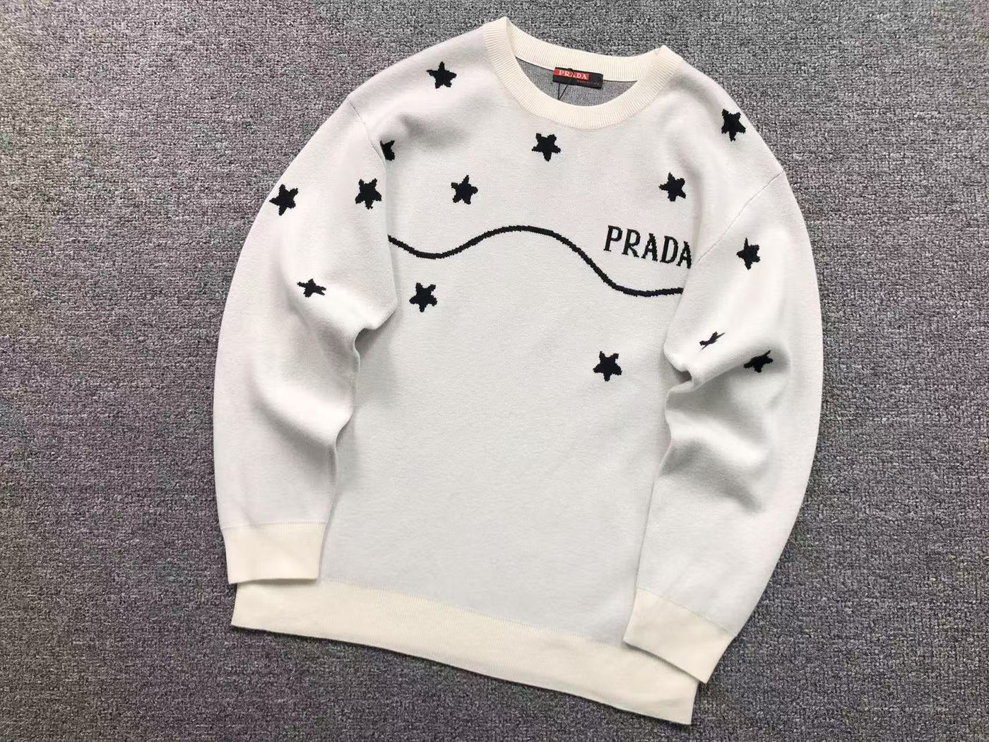 P - SWEATER