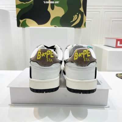 B - SNEAKERS