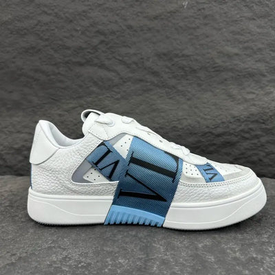 V - SNEAKERS
