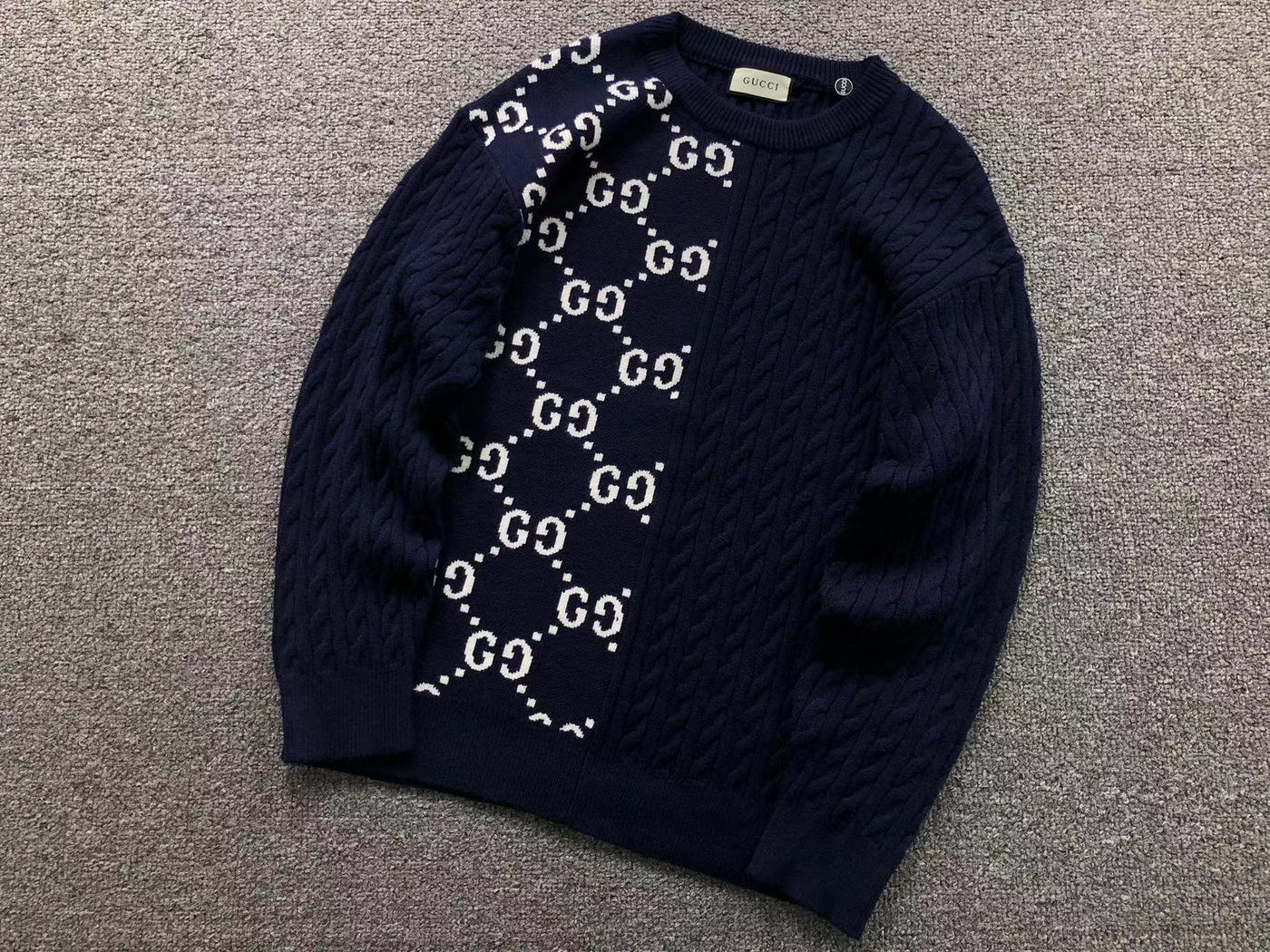GG - SWEATER