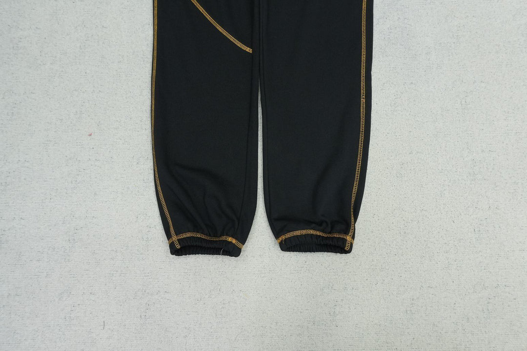 C - SWEATPANTS