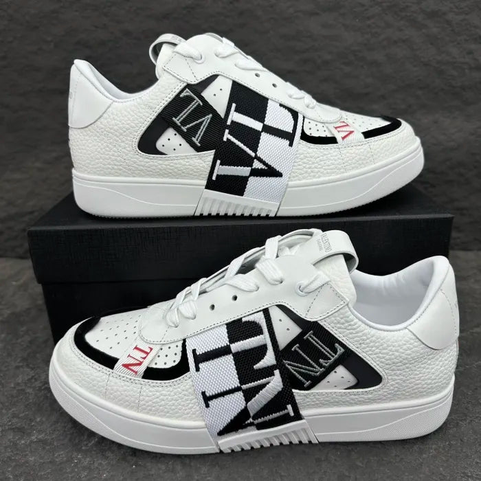 V - SNEAKERS
