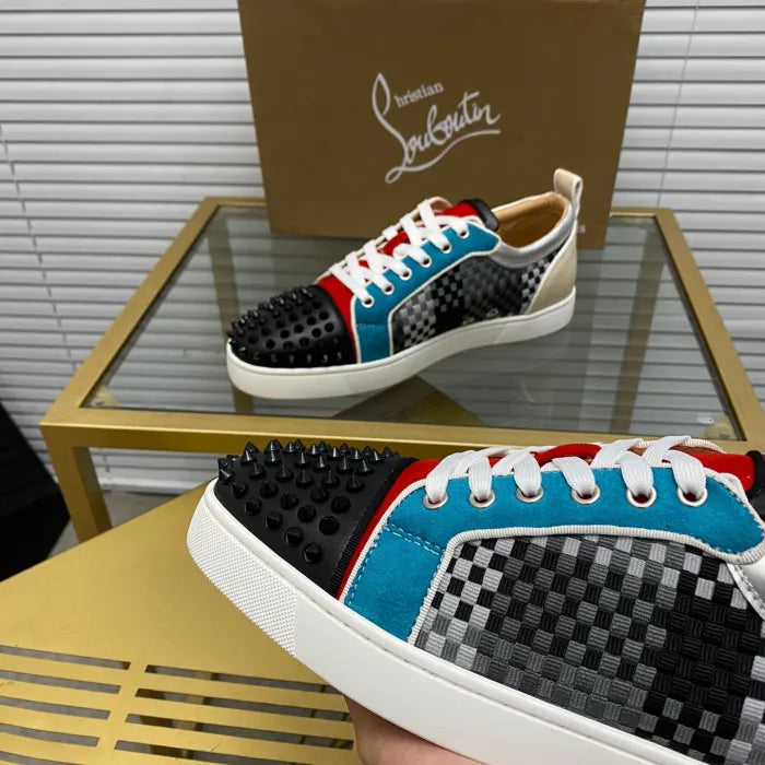 C - SNEAKERS
