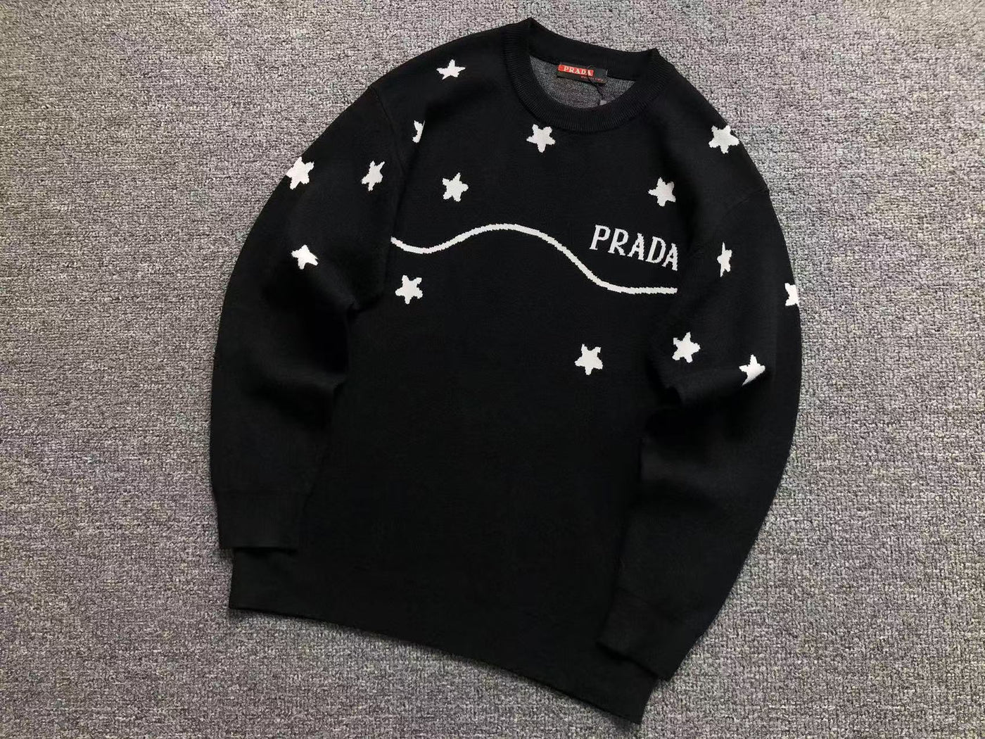 P - SWEATER
