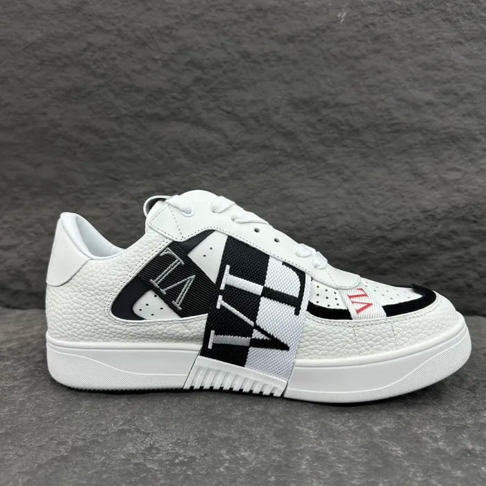 V - SNEAKERS