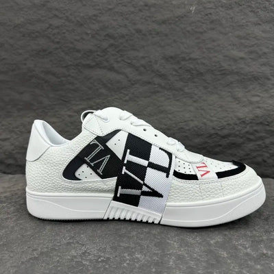 V - SNEAKERS