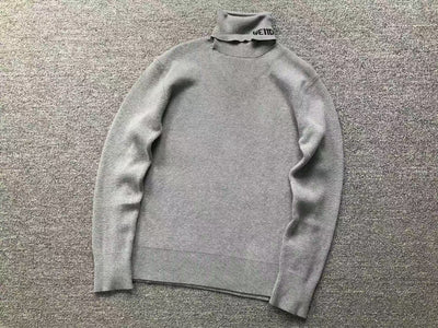 W - SWEATER